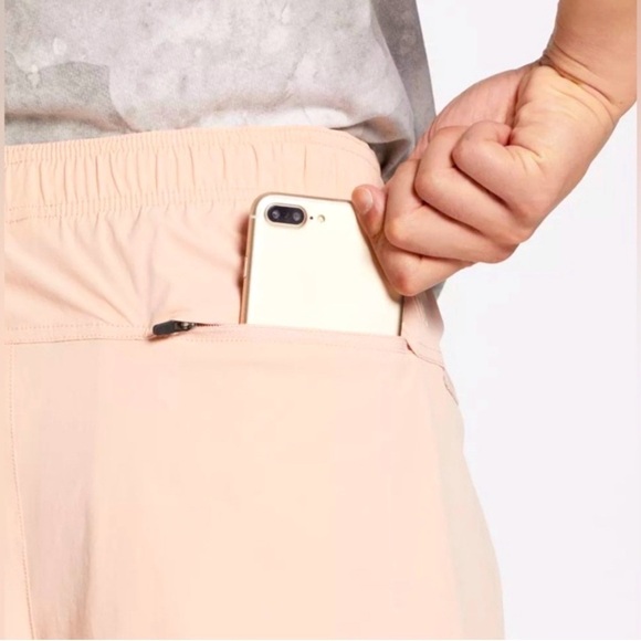 NWOT VRST Men’s Everyday 5” Shorts - Picture 15 of 15